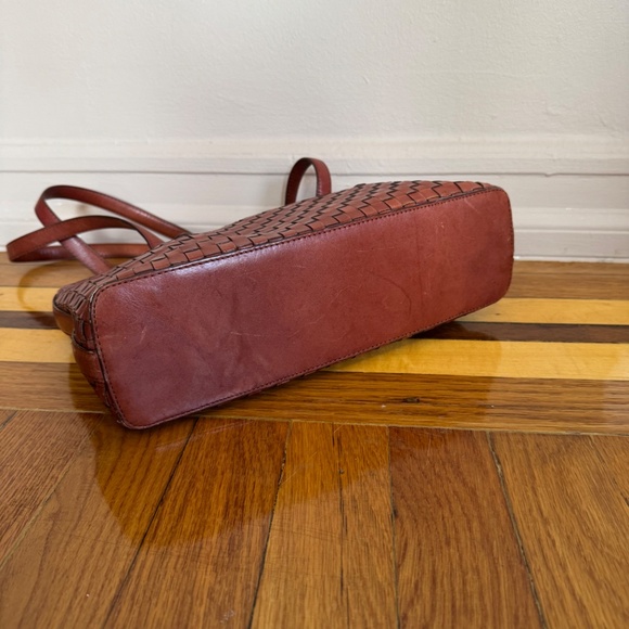 Fossil Leather Shoulder Bag - Picture 12 of 16